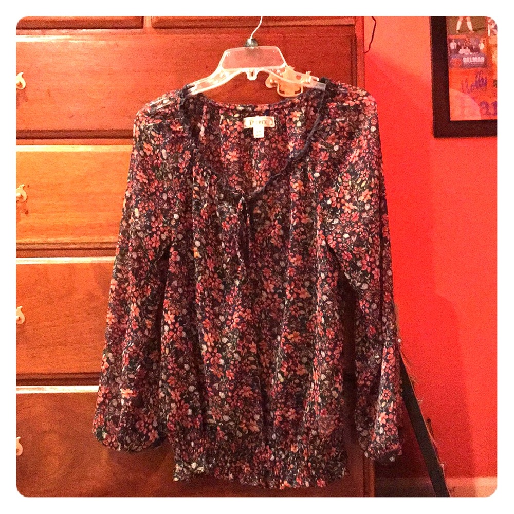 Decree, peasant top